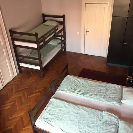 Hostel Alterna *